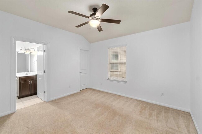 Building Photo - 15905 Windroot St