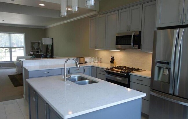 Gather Around - 1439 N Scott St