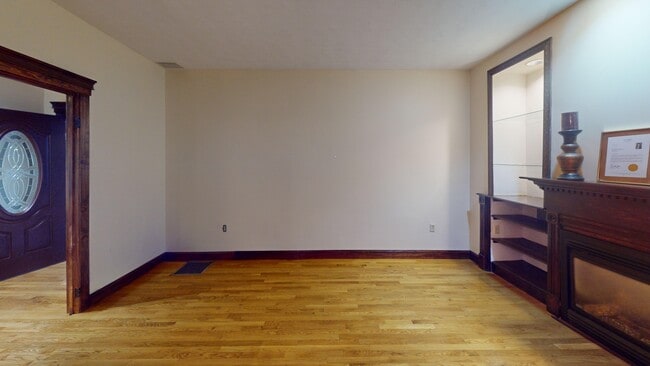 Building Photo - 55 Metropolitan Ave