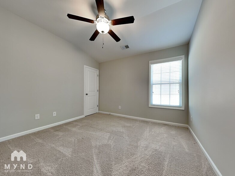 Building Photo - 43 Ashton Pl