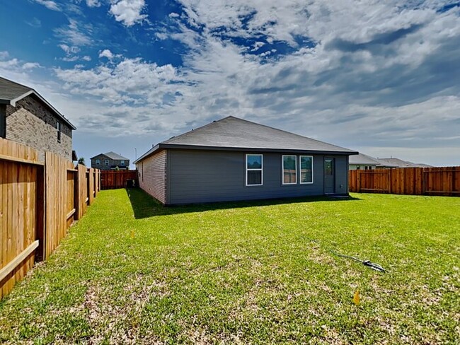 Building Photo - Welcome Home!