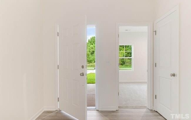 Building Photo - 95 Suhani Ln