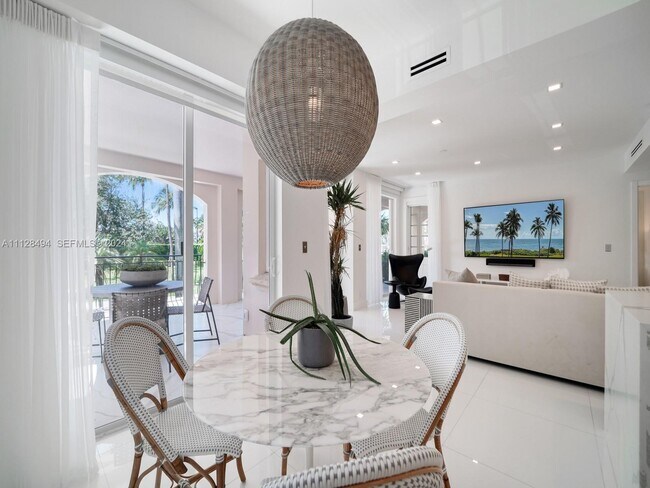 Building Photo - 19117 Fisher Island Dr