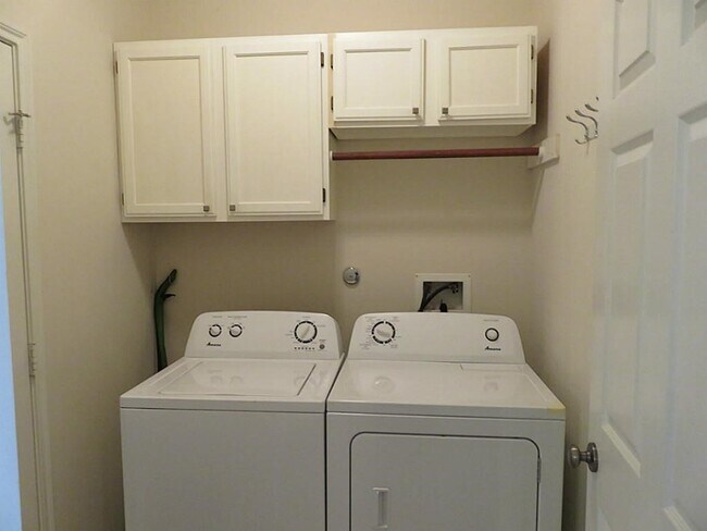 Building Photo - 2723 Calico Creek Ln