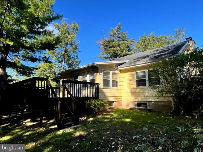 Building Photo - 430 Sked St