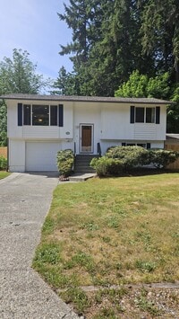 Building Photo - 6005 6th Ave SE