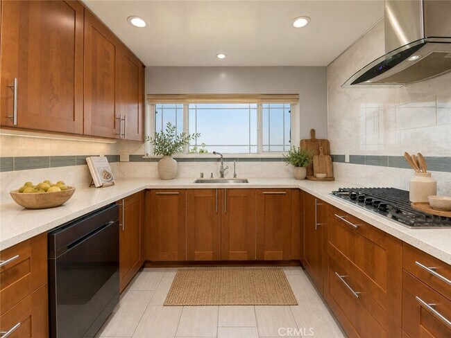 Building Photo - 8471 Vine Valley Dr