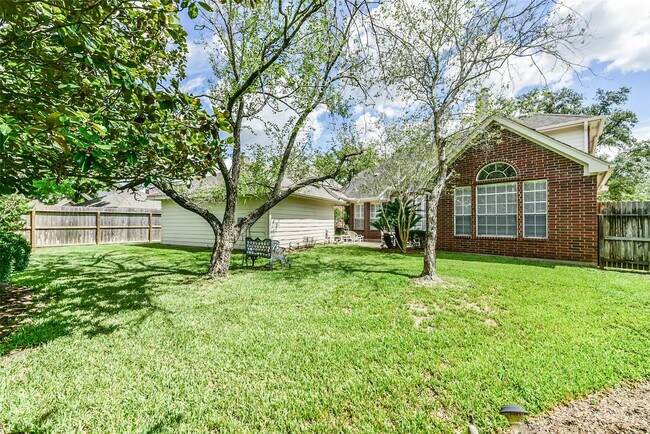 Building Photo - 1322 Blackthorne Dr