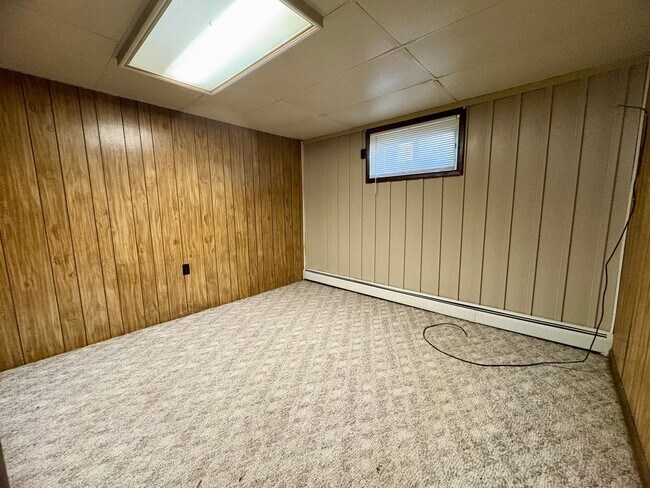 Building Photo - 3630 Colebrook Rd