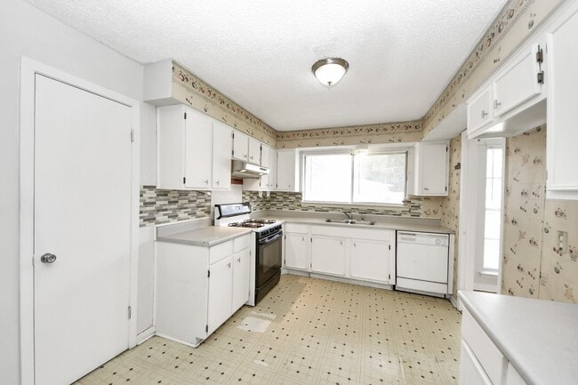 Building Photo - 1324 Bennett Dr