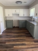 Building Photo - 209 Eisenhower Dr