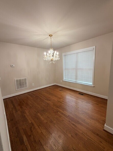 Building Photo - 8240 Weathered Oak Ln