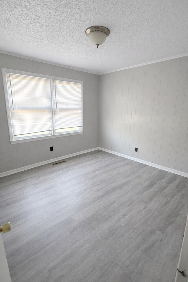 Building Photo - 152 Leonard Dr