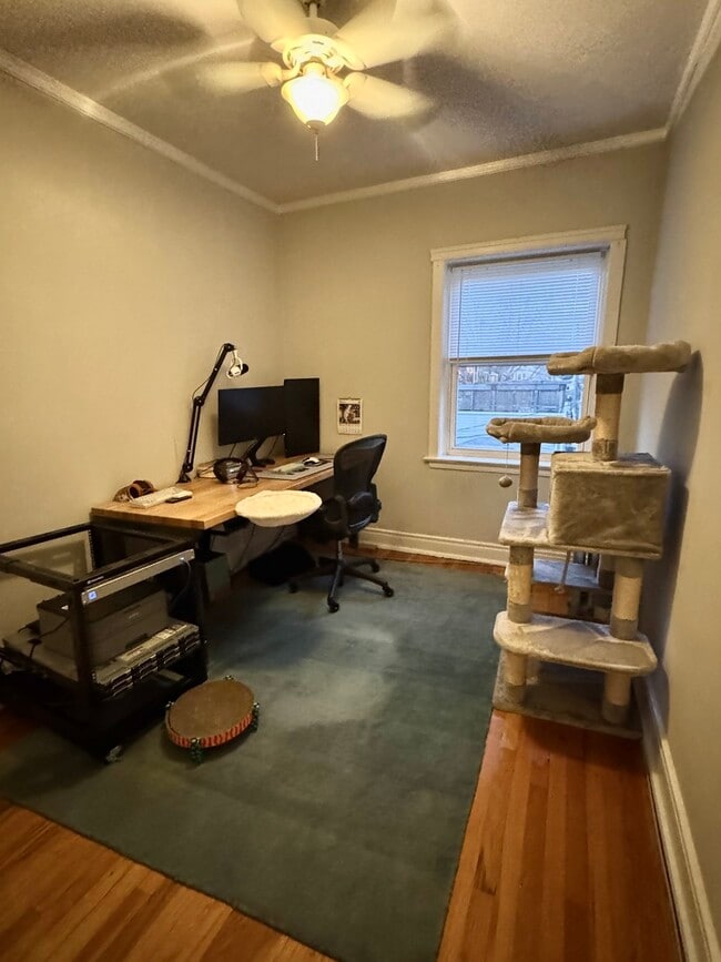 Building Photo - 1955 W Sunnyside Ave