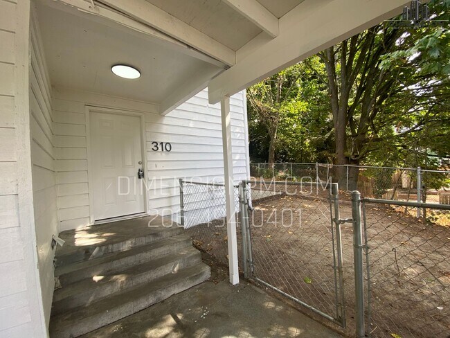 Building Photo - 310 Bedrock Dr