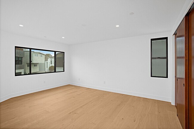 Building Photo - 4017 Channel Pl