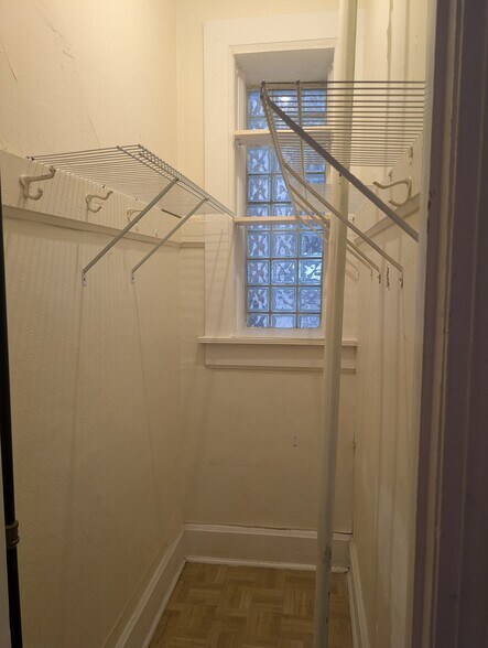 Building Photo - 1935 N Leavitt St