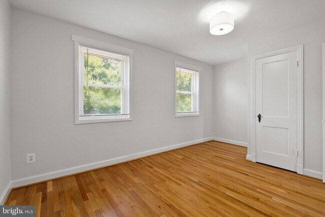 Building Photo - 342 Wesmond Dr