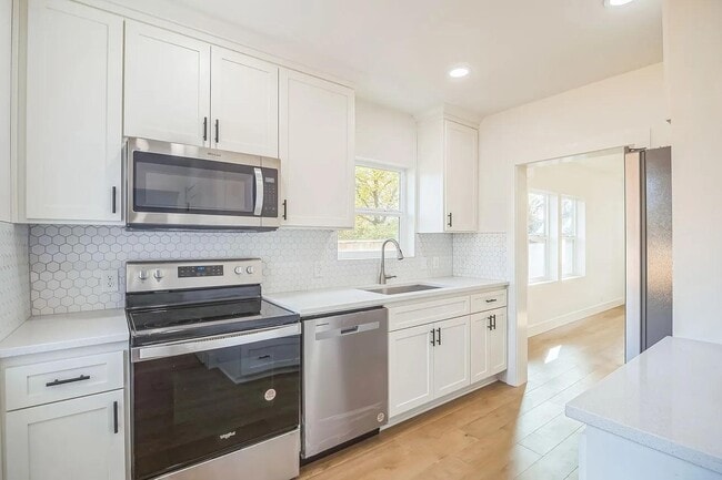 Building Photo - 17775 SW Alexander St