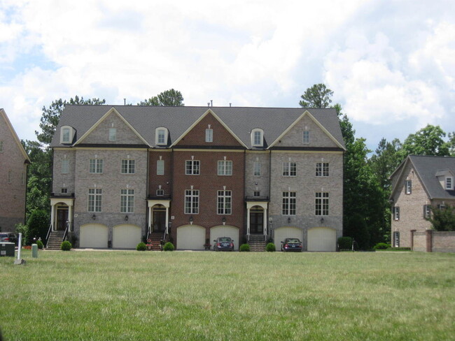 Building Photo - 4 Story Townhome in Greensboro NC