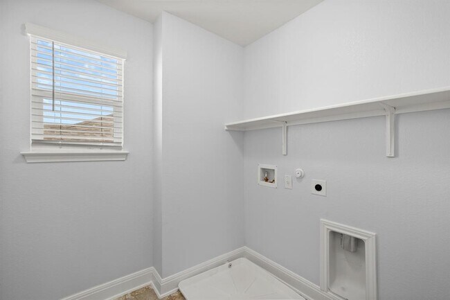 Building Photo - 13821 Abraham Lincoln St