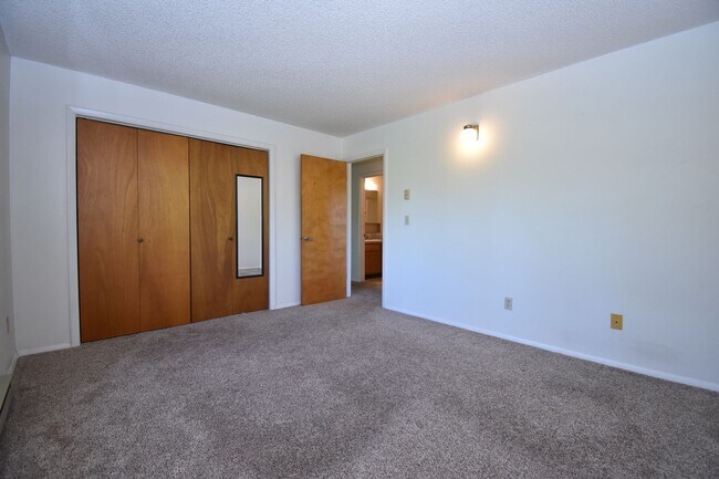 Building Photo - Spectacular views of the Bridgers!  Cute 2 bedroom 1.5 bath apartment