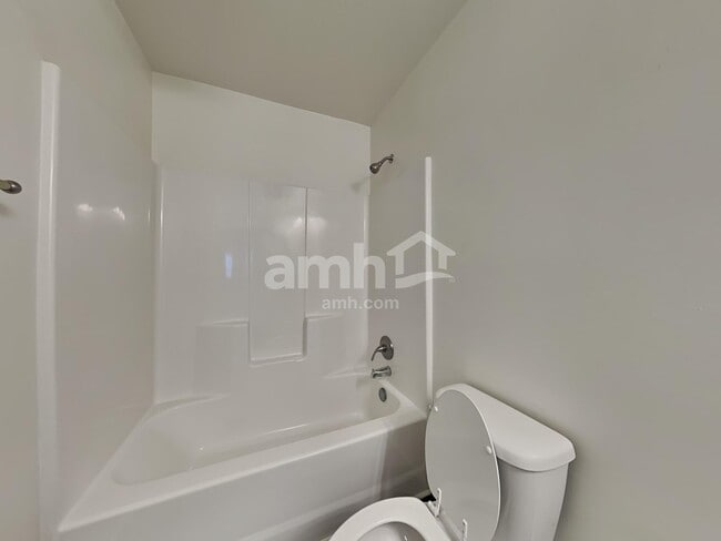 Building Photo - 36 Jones Creek Cir