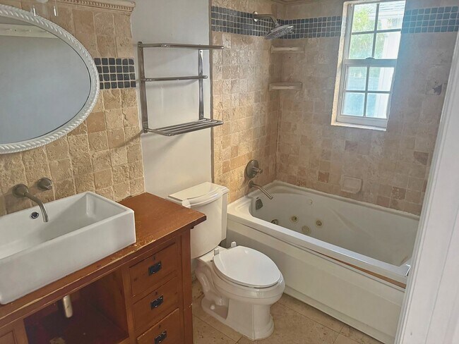 Building Photo - 13660 Abbey Dr
