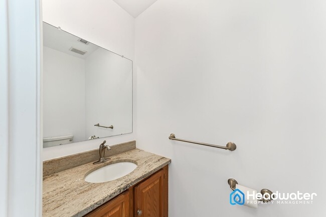 Building Photo - House for Rent in Coatesville