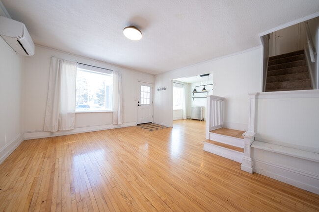 Building Photo - 3832 18th Ave S