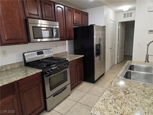 Building Photo - 9252 Valley Ranch Ave