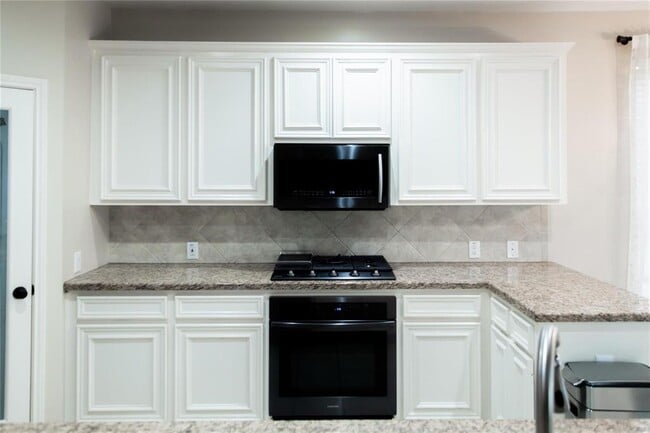 Building Photo - 410 Blossomwood Dr