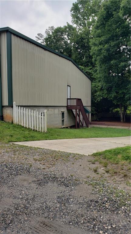 Building Photo - 3830 Mathis Airpark Rd Rd