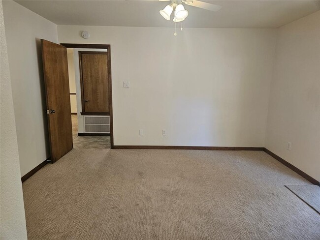Building Photo - 349 Fantail Loop