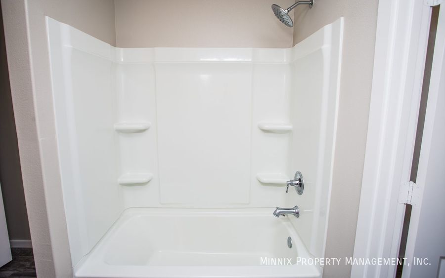 Building Photo - 1924 Langford Ave