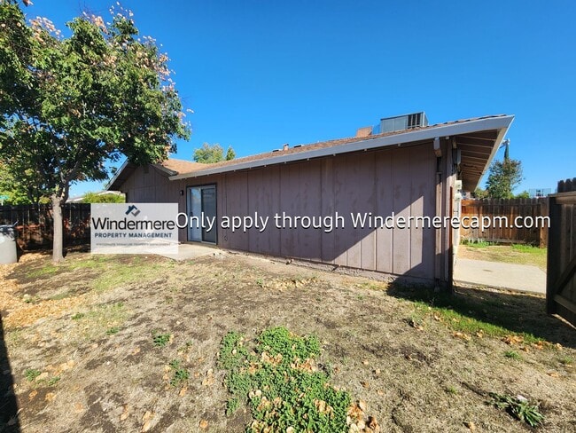 Building Photo - 5674-5674 Valley Vale Way