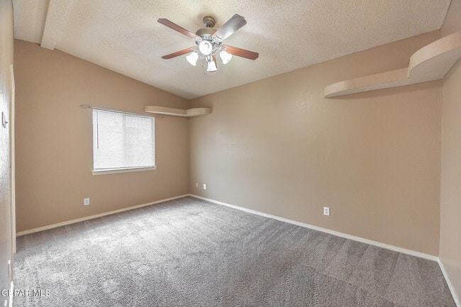 Building Photo - 449 Valle Calido Dr