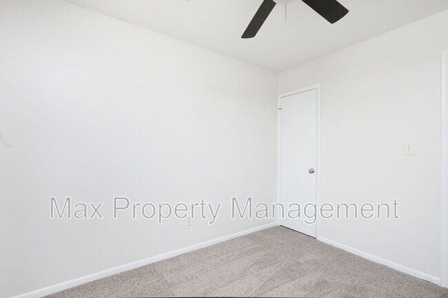 Building Photo - 530 Laurel St