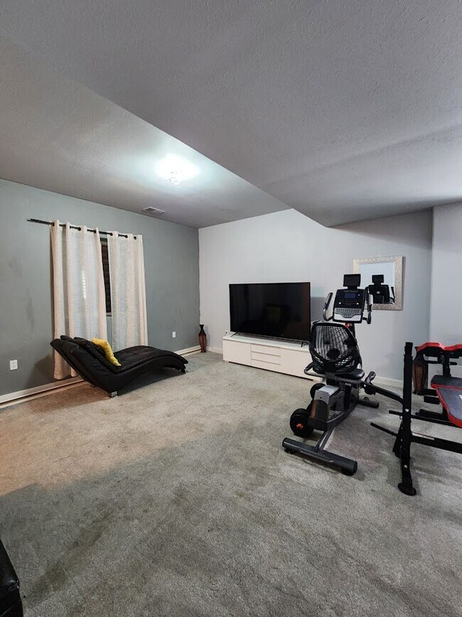 Building Photo - Long Realty & Property Management - 5 bedroom Stunning Home with Full Finished Basement