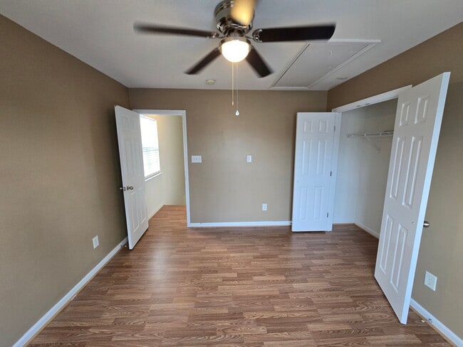 Building Photo - Gateway at Brier Creek