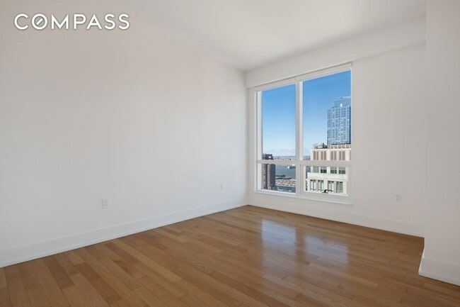 Building Photo - 350 W 42nd St