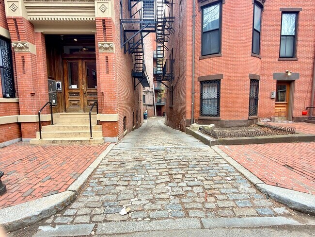 Building Photo - 420 Massachusetts Ave