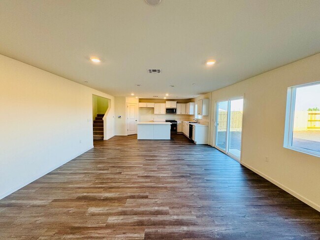Building Photo - REDUCED!  BRAND NEW - 5 Bedroom + Loft, 3 ...