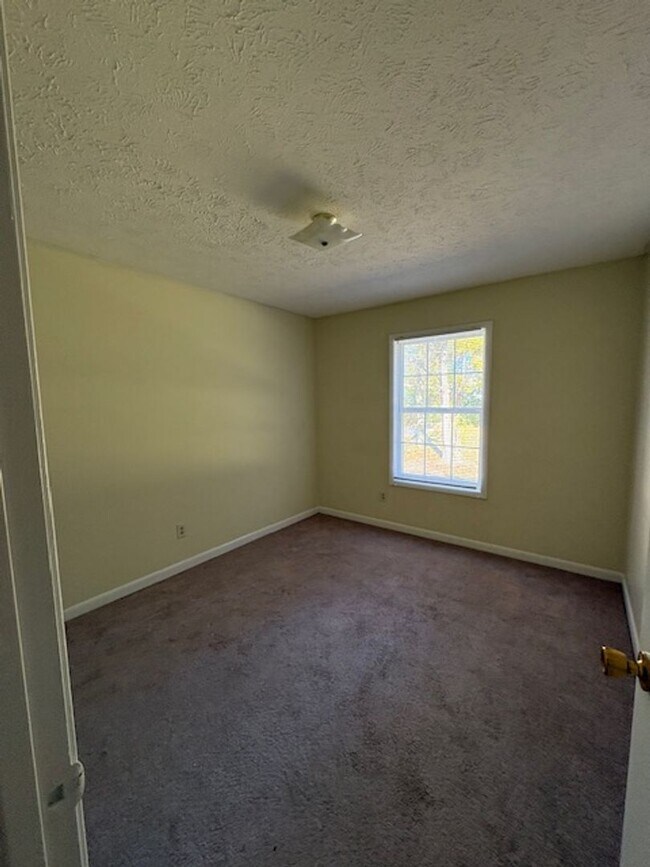 Building Photo - 3820 John Marshall Rd