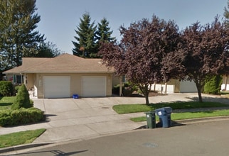 Building Photo - 1352br