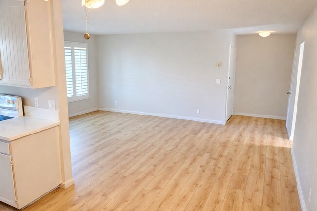 Building Photo - 1 Bed / 1 Bath Condo for Lease – Walk to Downtown La Mesa!