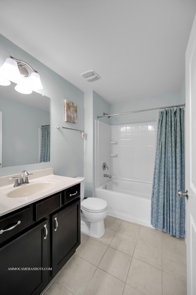 Building Photo - 2305 Brookstone Dr