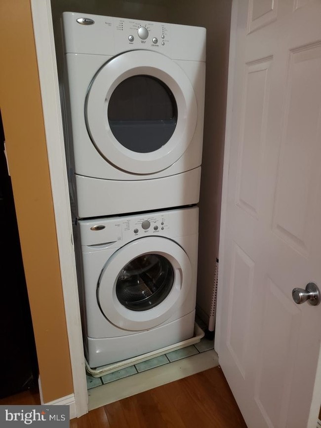 Building Photo - 1207 Race St