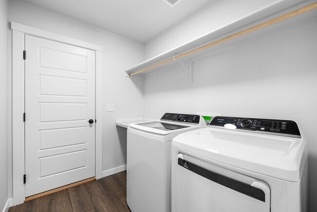 Building Photo - New Meridian Home with Vaulted Great Room and Extra Garage Space