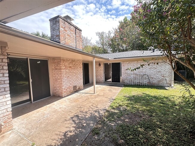 Building Photo - 10902 Bob White Dr
